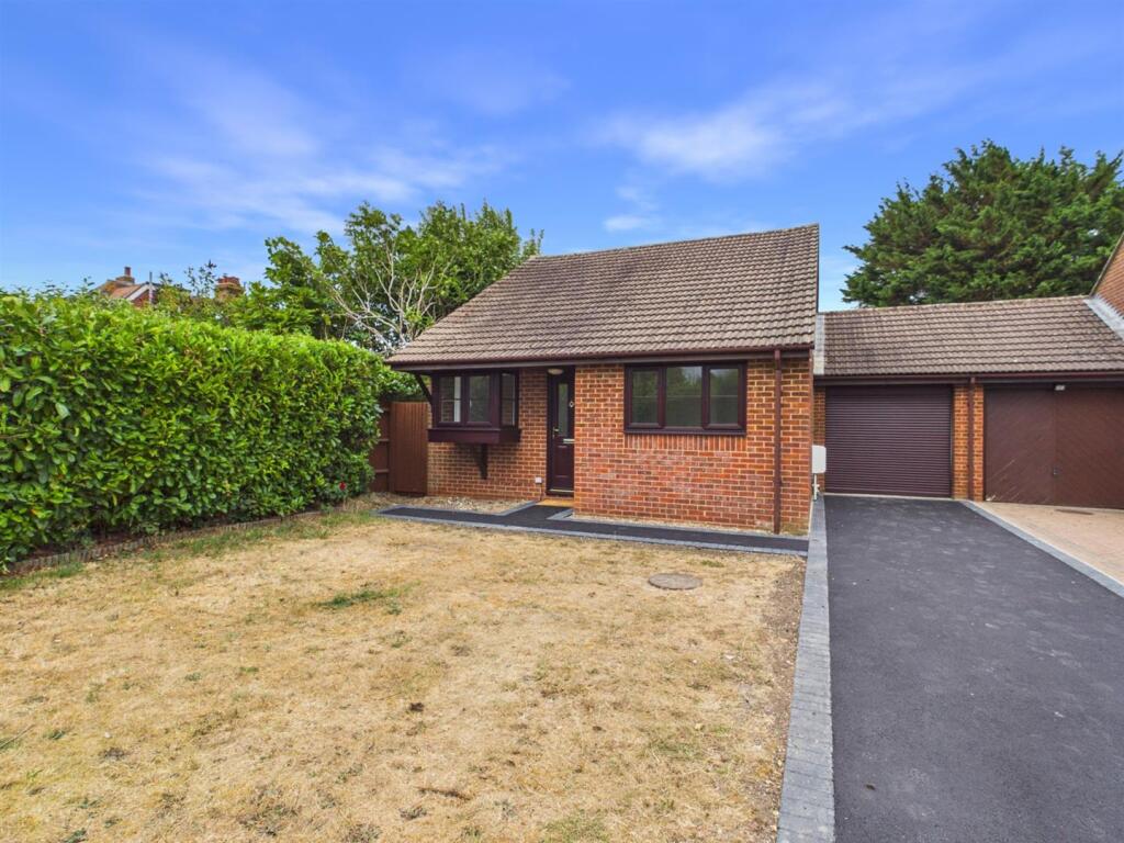 Main image of property: Beckenshaw Gardens, Banstead