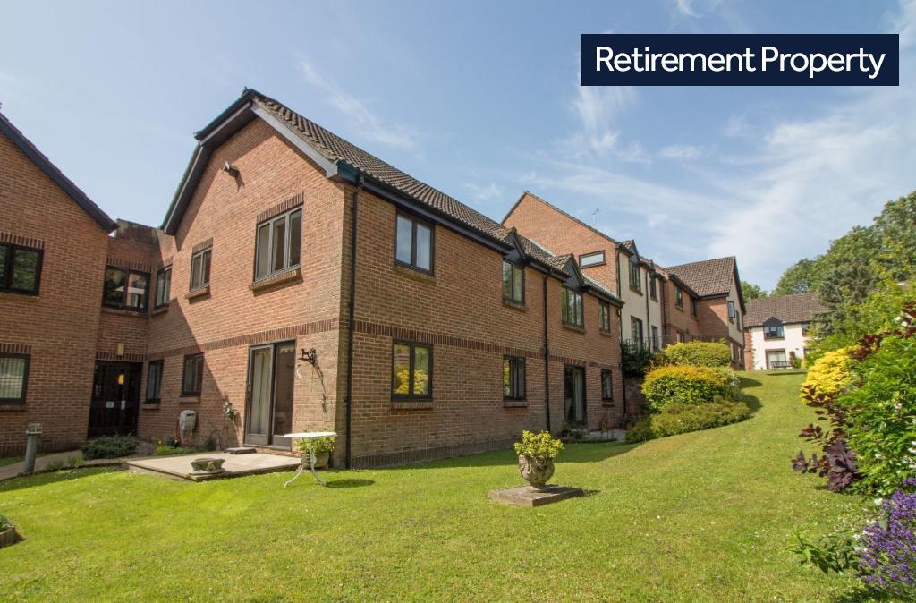 Main image of property: Havant Road, Horndean