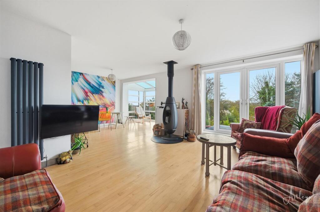 Coltshill Drive, Mumbles, Swansea photo 2