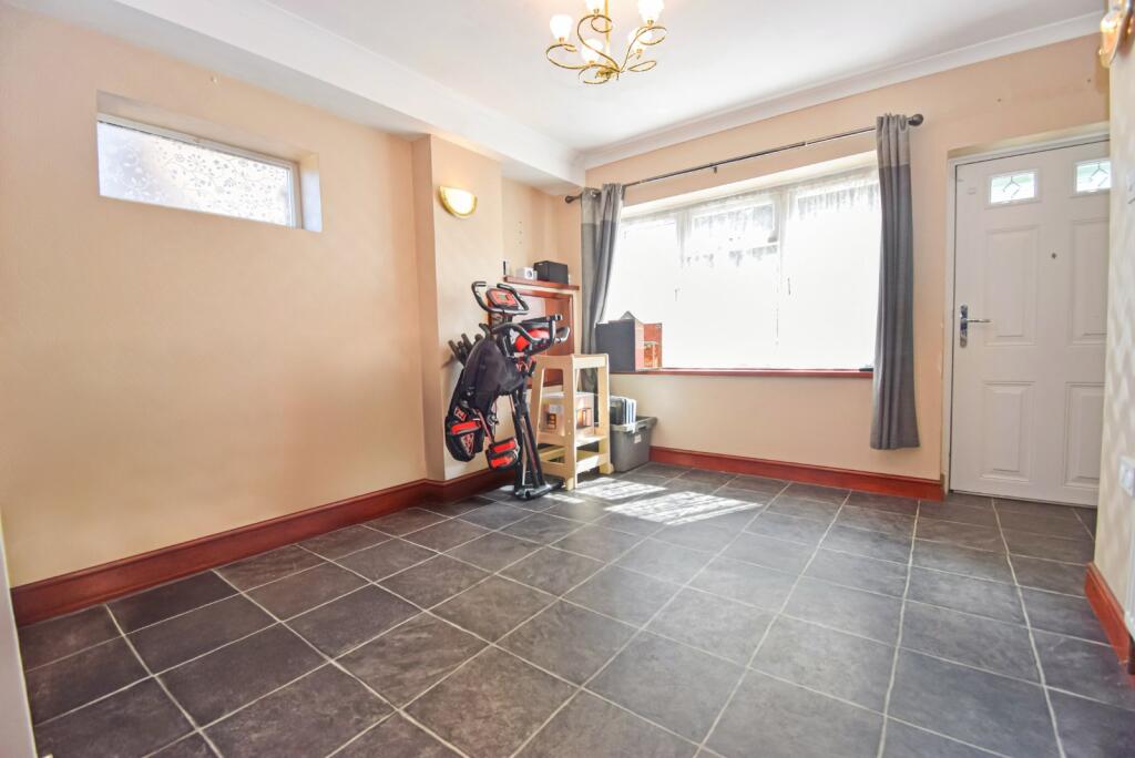 House in Slough, Burnham - View 5