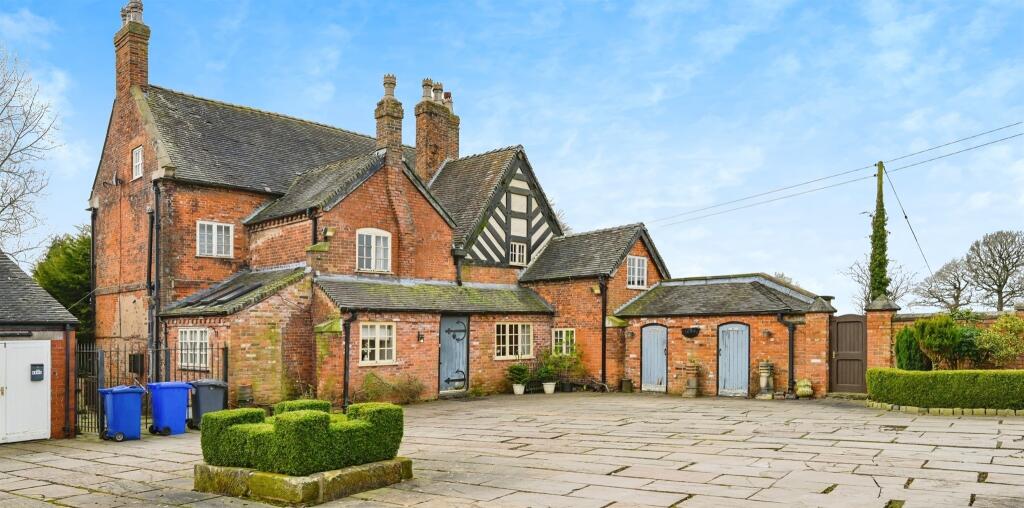 7-bed other on Leigh Lane, Leigh, Stoke-On-Trent, £650,000