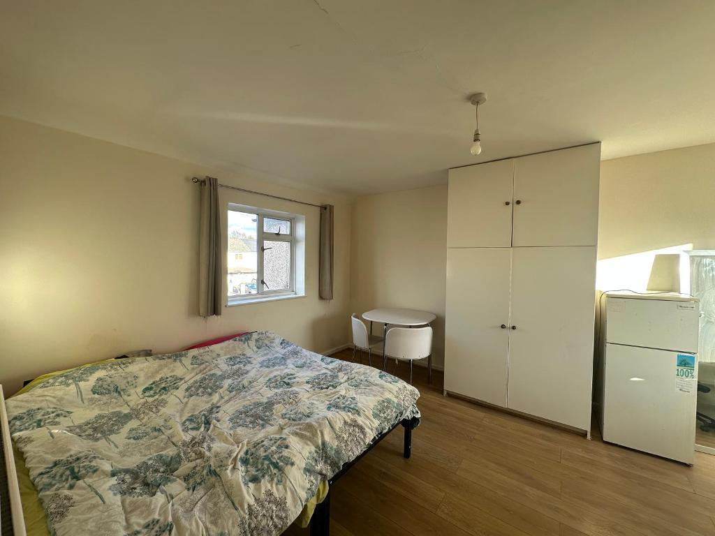 Main image of property: Brassie Avenue, London, W3 7DE
