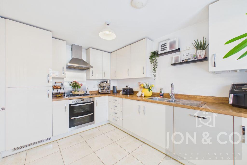 Spring Close | Moulton | NN3 photo 4