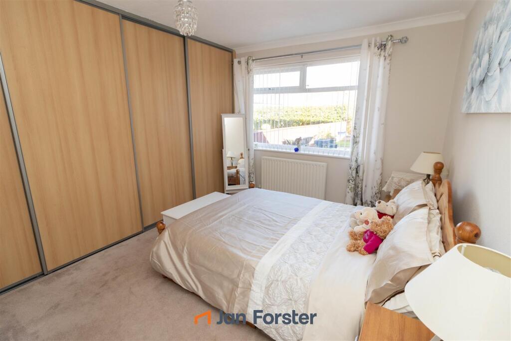 House in North Tyneside, Seaton Burn - View 4
