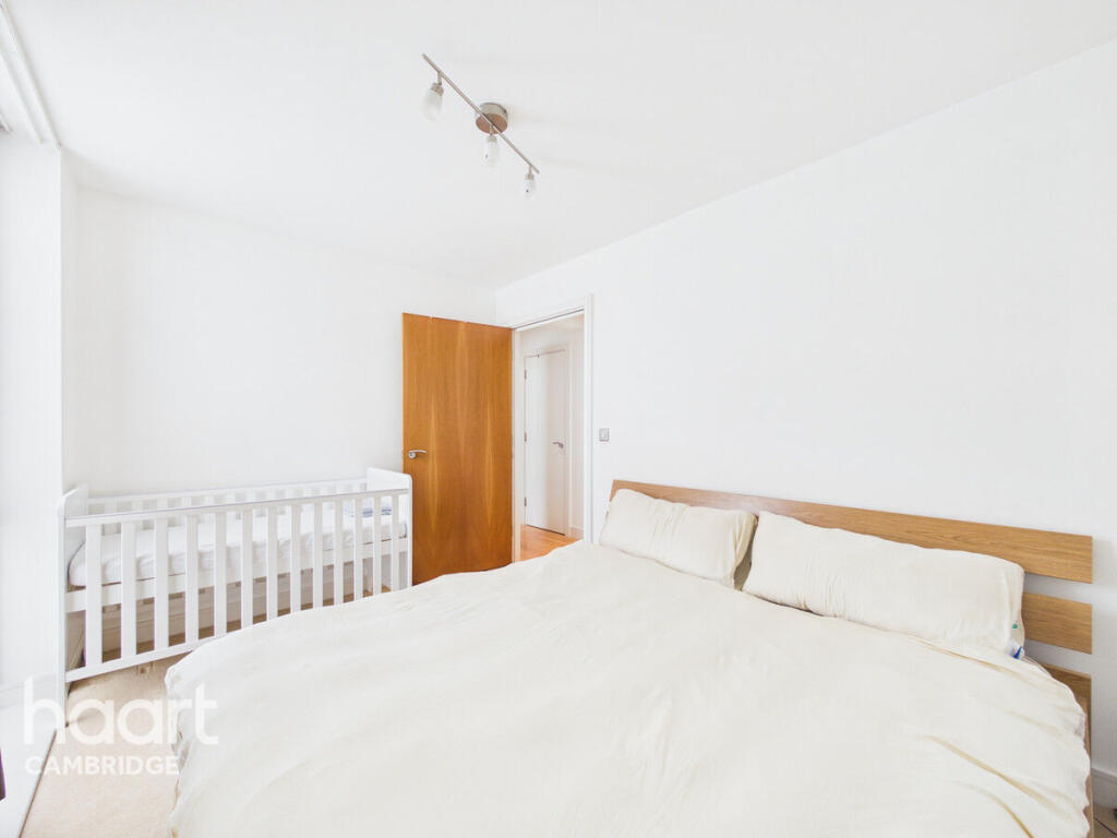 Apartment in Cambridge - View 4