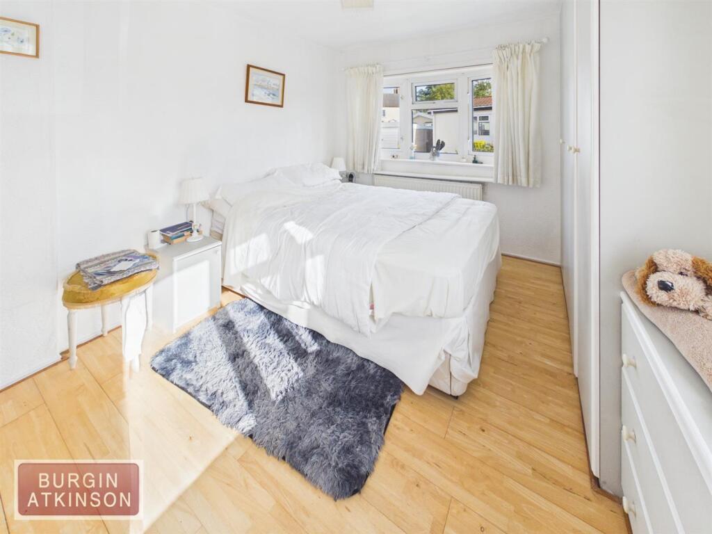 The Hawthornes, Dunham-On-Trent, Newark - More