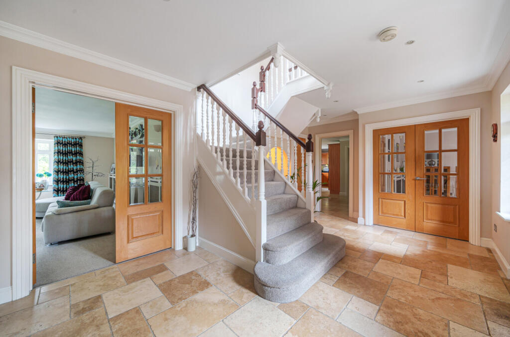 House in Guildford - View 3