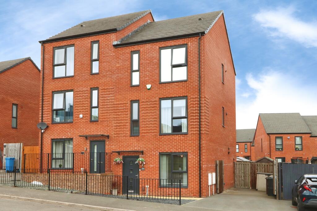 4-bed house on Queen Mary Road, Sheffield, S2, £300,000