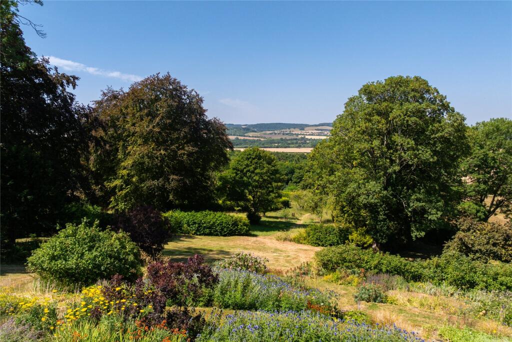 Woodway, Loosley Row, Buckinghamshire, HP27 photo 4