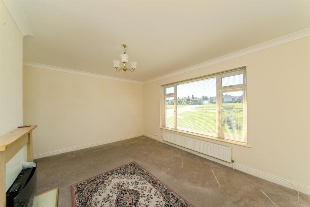 Netherfield Avenue, Eastbourne photo 3