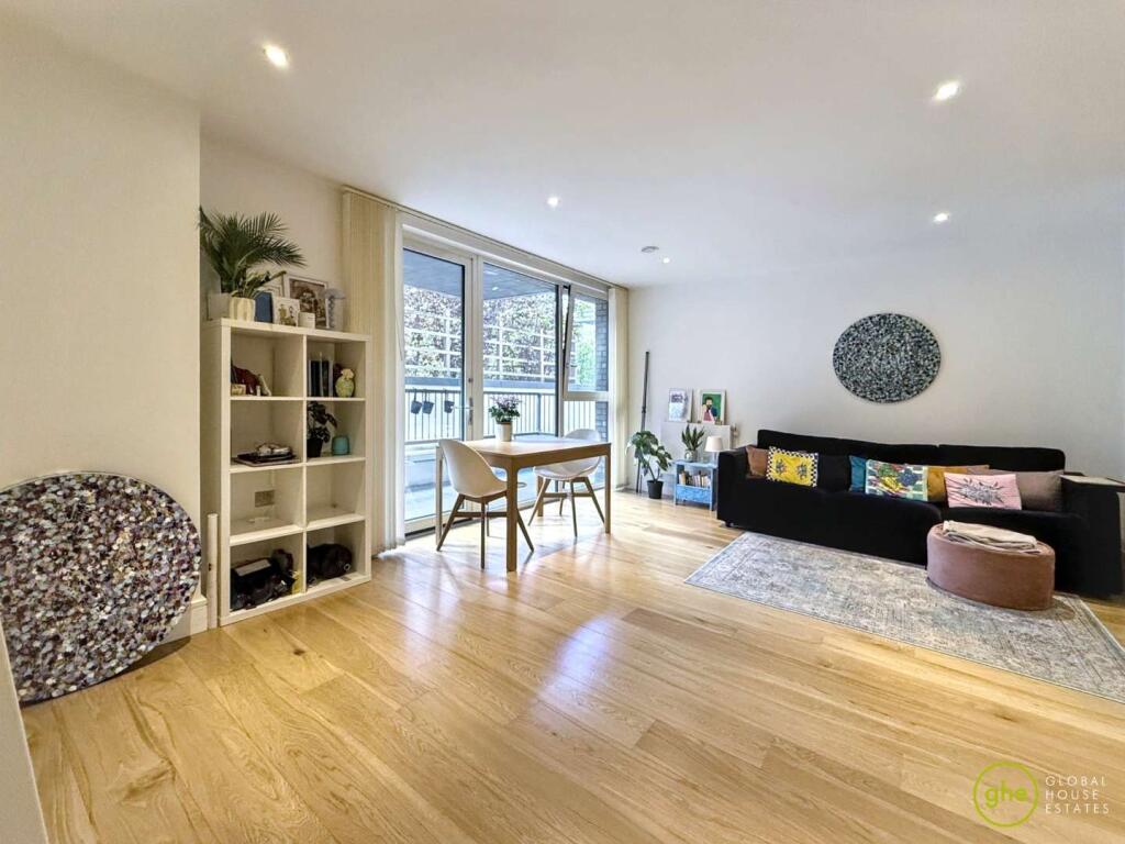 Main image of property: 4 Gullivers Walk, Surrey Quays, London