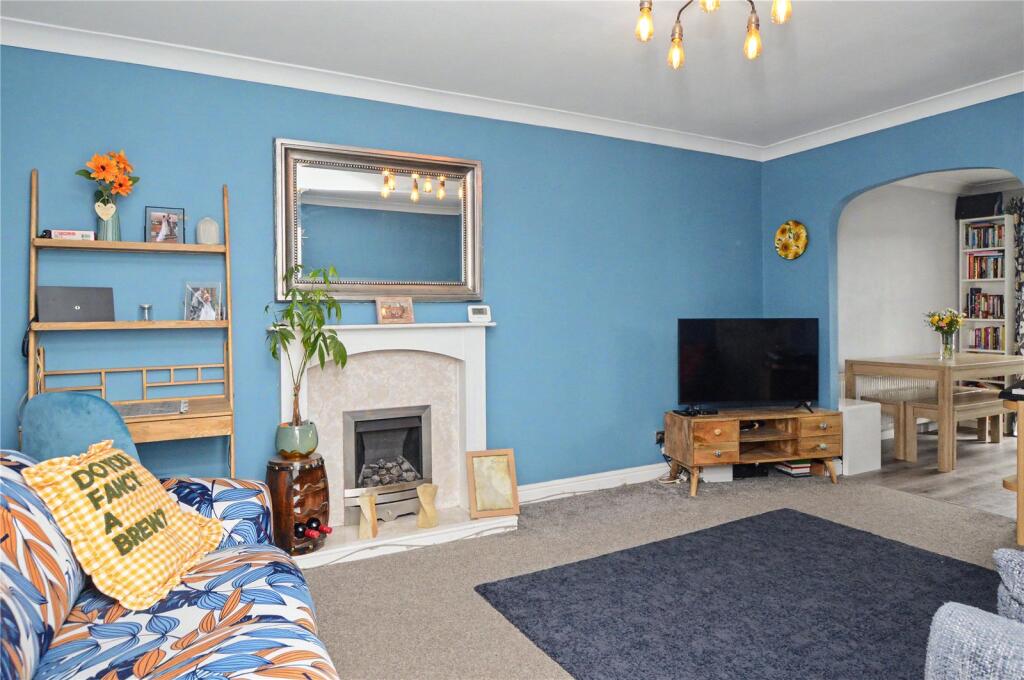 House in Wakefield, Thorpe - View 2