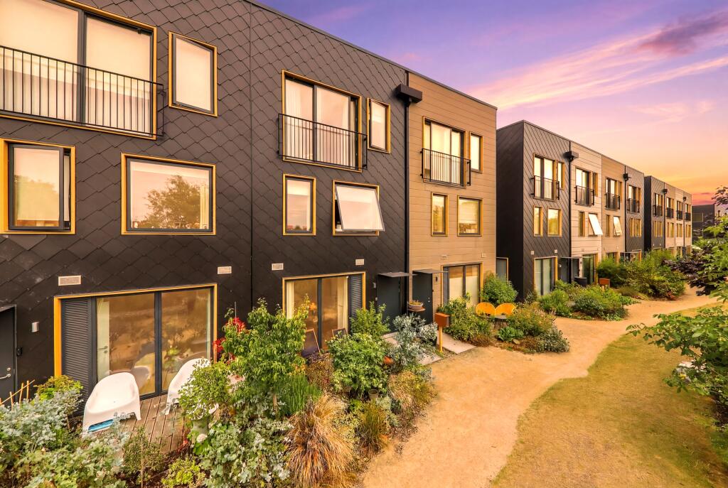 Main image of property: Secret Garden, Leeds, LS9