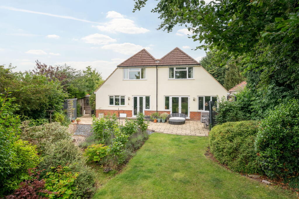 House in Aston Clinton, Buckinghamshire - View 2