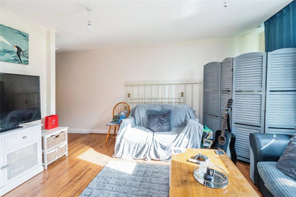 Apartment in Milton Keynes, Central Milton Keynes - View 5