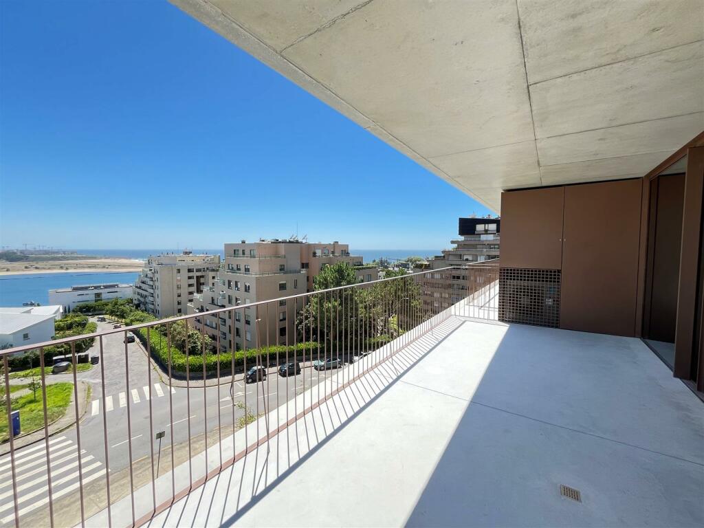 Main image of property: Oporto, Oporto