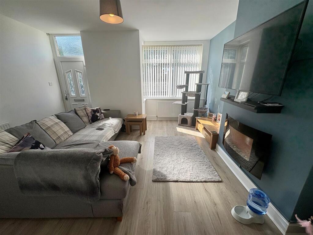 Hollin Terrace, Shipley photo 5