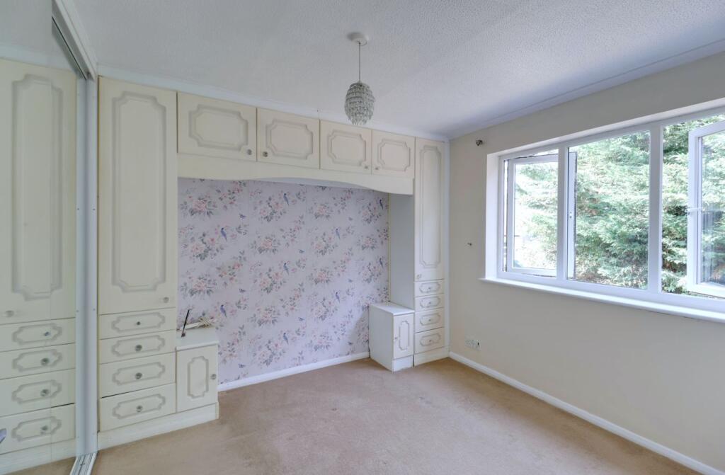 Apartment in South Ockendon, Essex - More