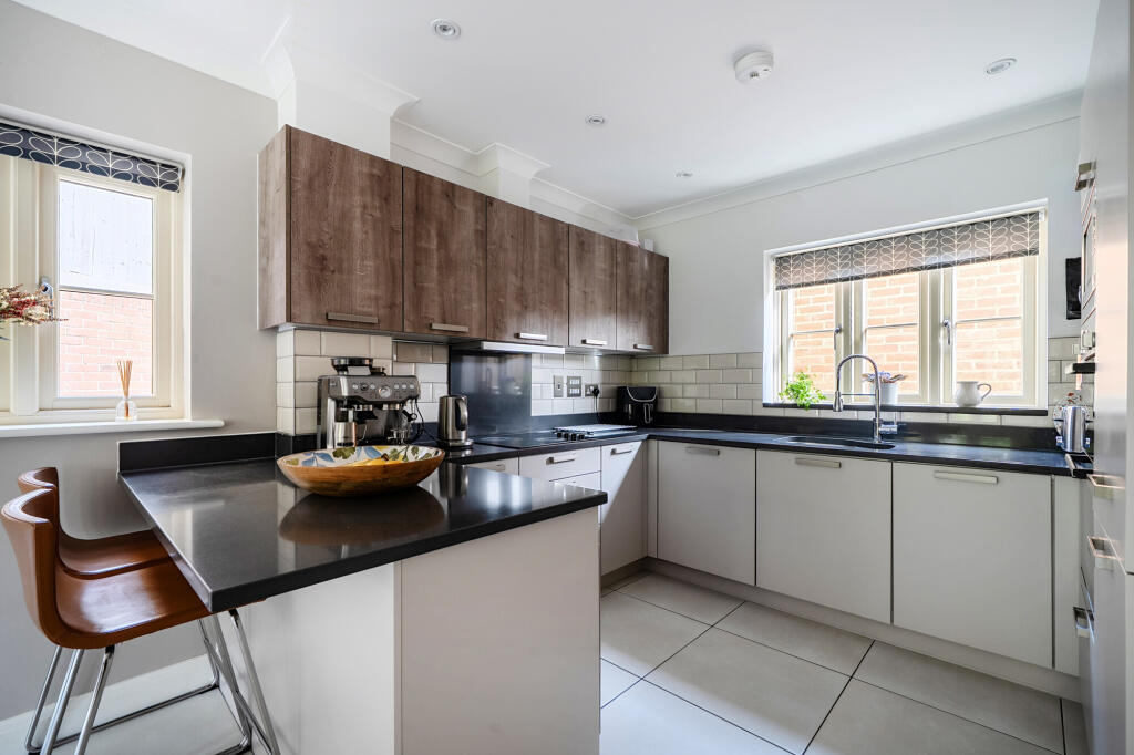 House in Cotswold, Cirencester - More