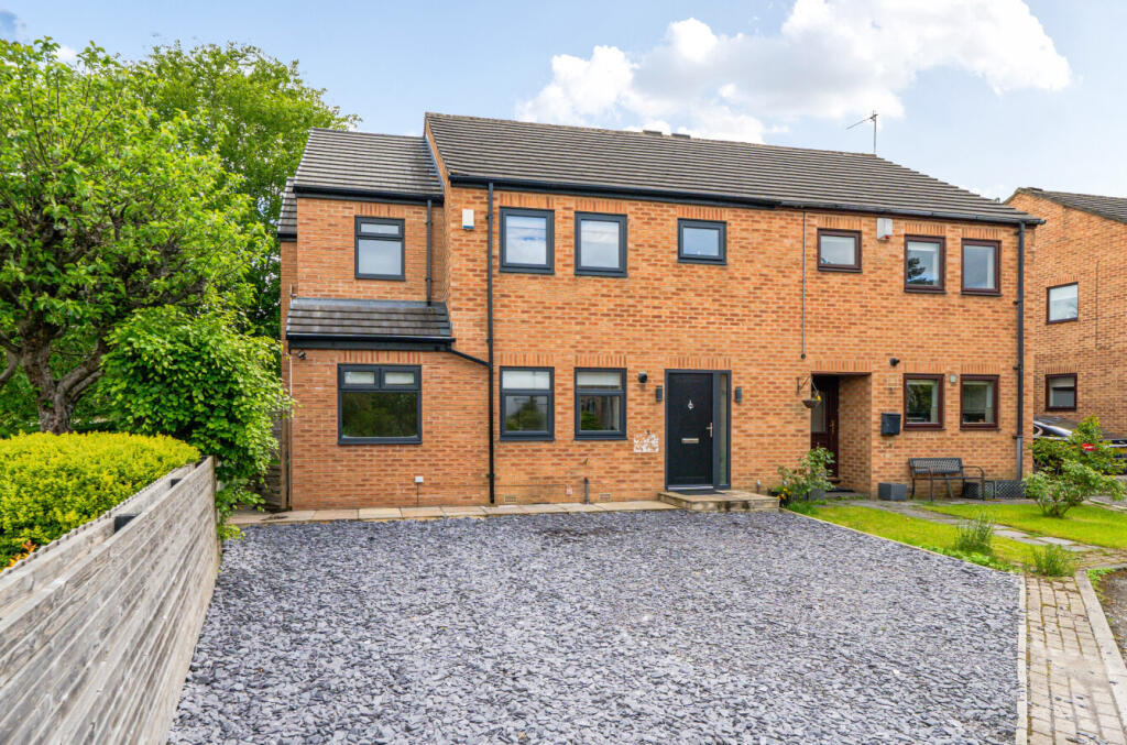 Main image of property: Rhyddings Gardens, Ilkley, West Yorkshire, LS29