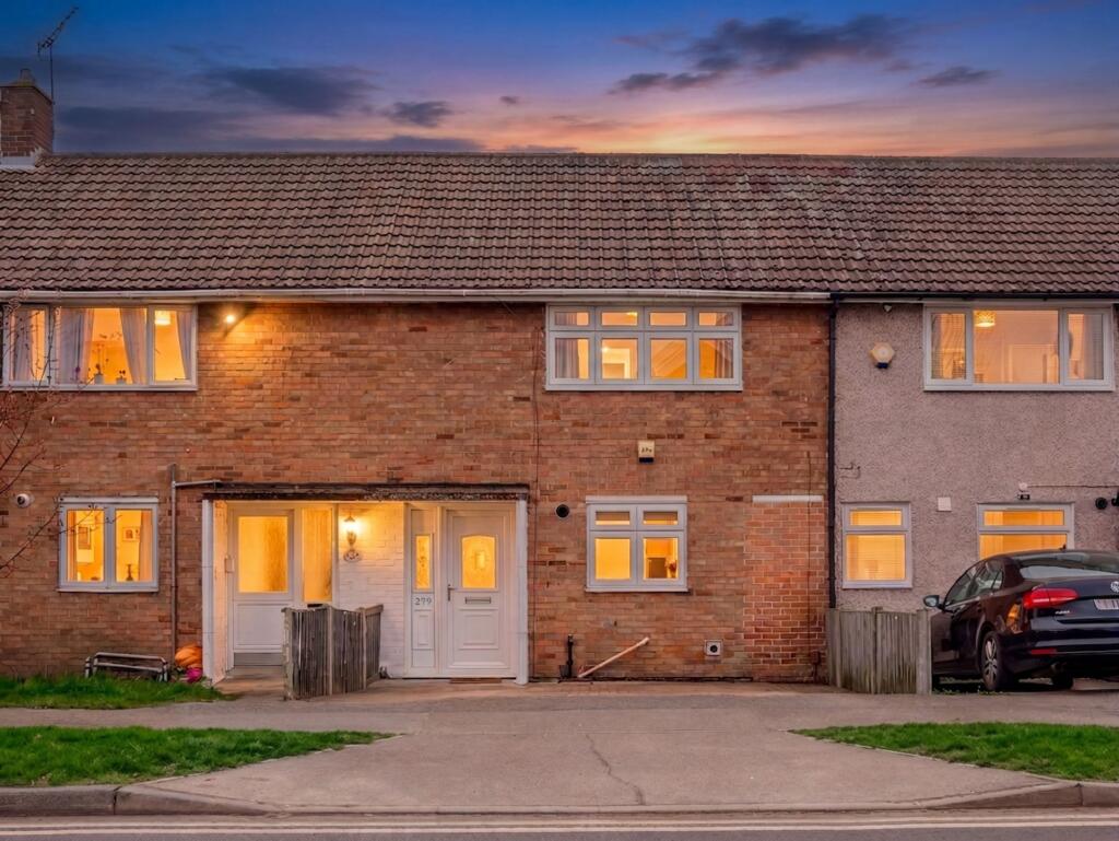 2-bed terraced on Whitmore Way, Basildon, SS14, £300,000