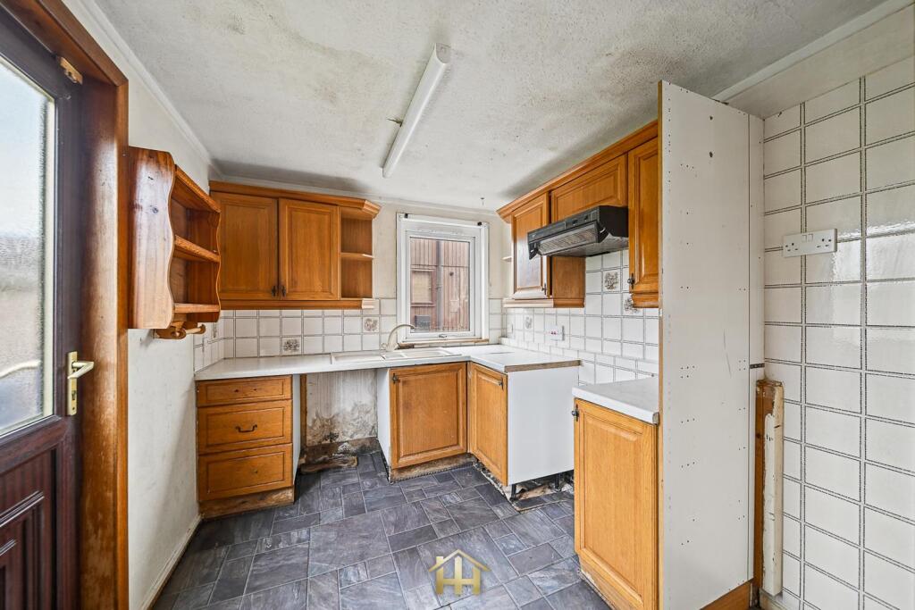 House in Dundee, Fintry - More