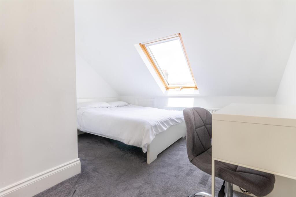House in Newcastle upon Tyne, Jesmond - More