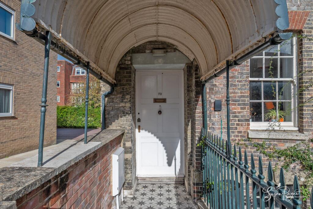 House in Portsmouth - View 3