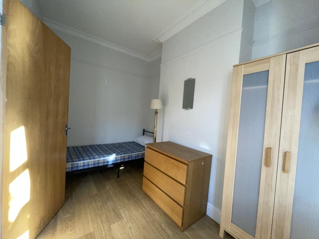 4 bedroom semi-detached house for rent