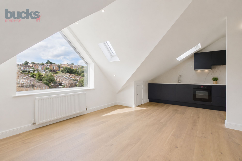 Apartment in Hemel Hempstead - View 3