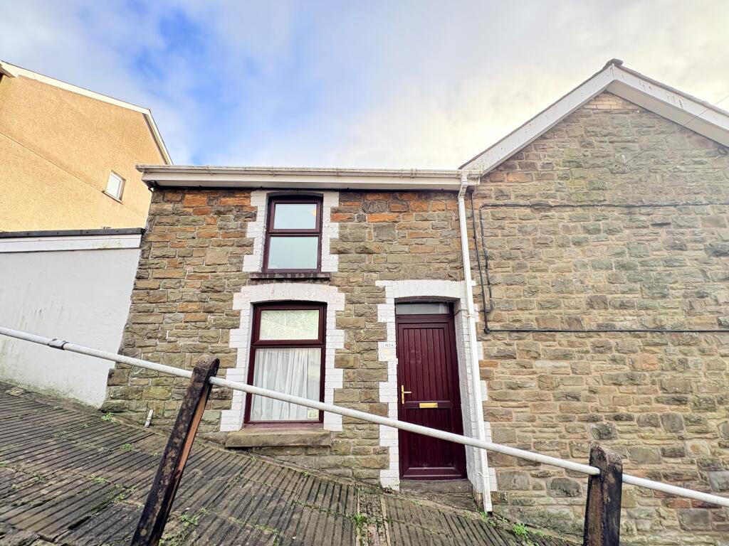 Main image of property: a Oxford Street, Pontycymer, Bridgend