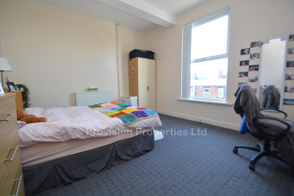 6 bedroom terraced house for rent