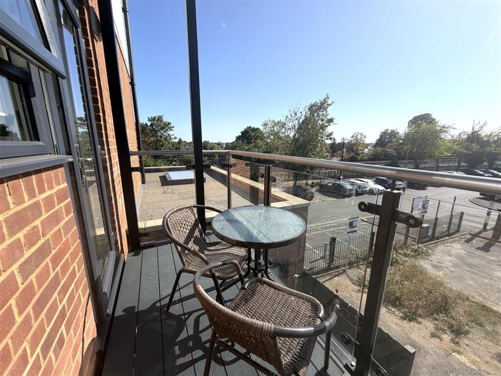 Apartment in Harrow - View 5