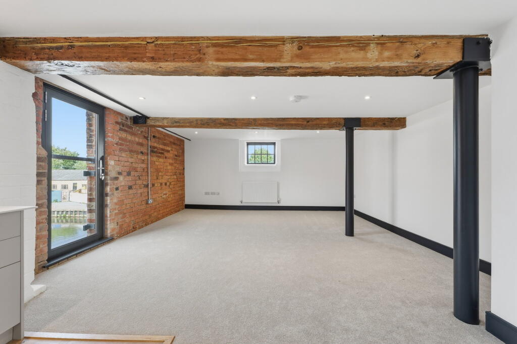 Apartment in Newark and Sherwood, Newark - More