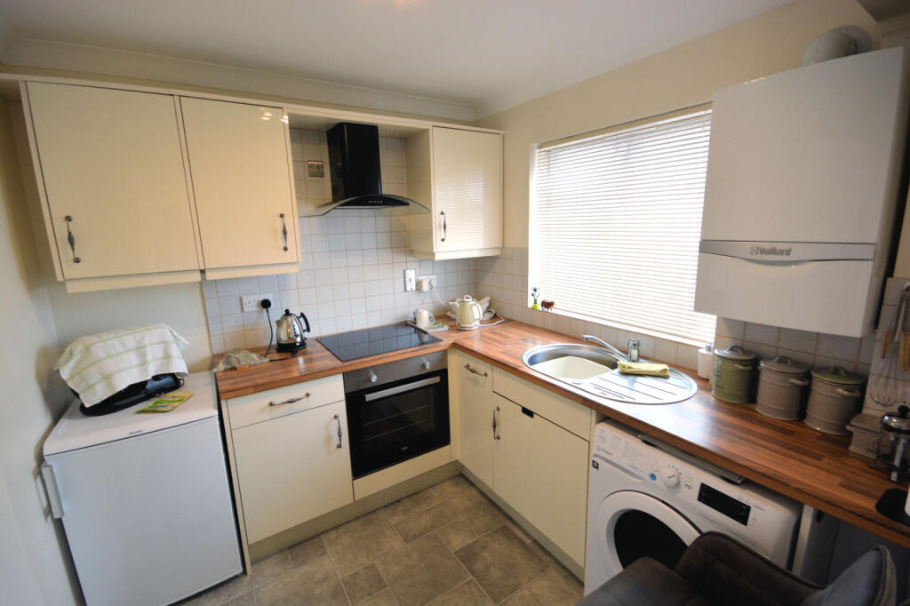 Apartment in Dorset, Hillbourne, Broadstone - View 4
