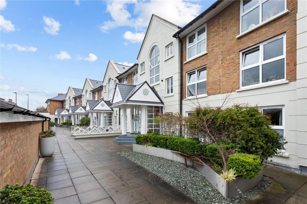 Main image of property: London Terrace, Hackney Road, London, E2