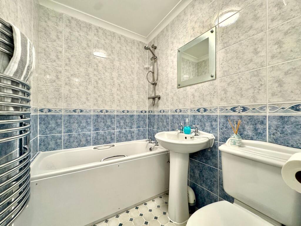 Leygreen Close, Luton, LU2 photo 4