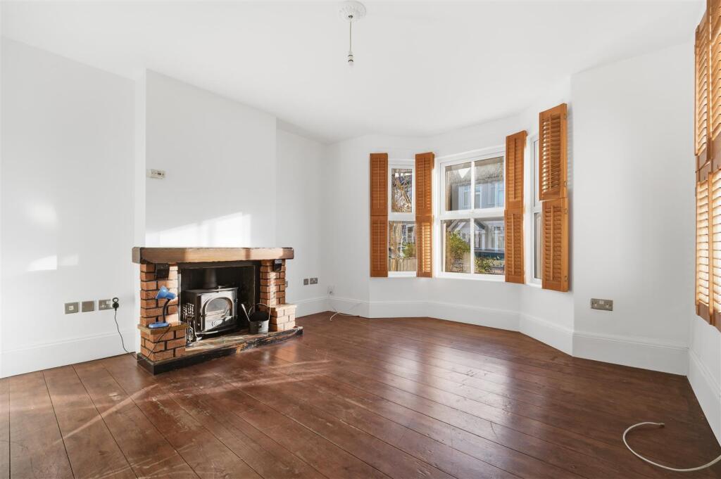 House in London - View 2