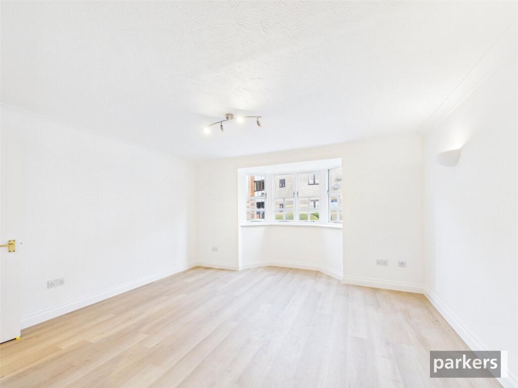 Apartment in Reading - View 4