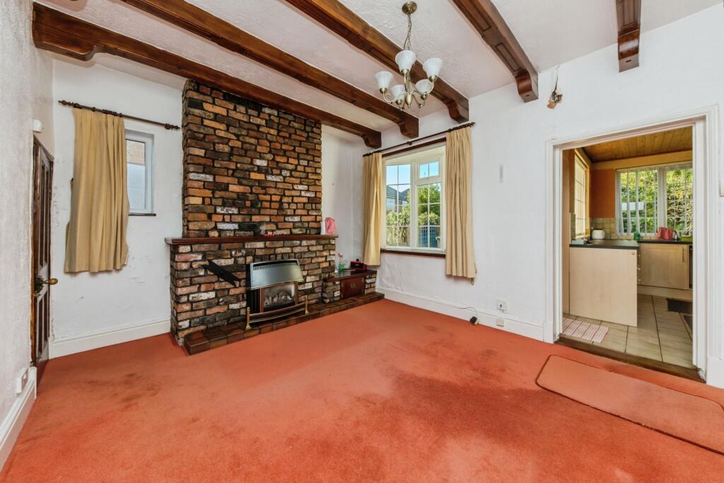 Moss Lane, Macclesfield, SK11 photo 3