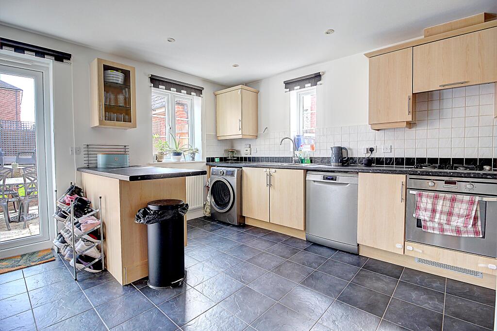 House in Basingstoke and Deane, Basingstoke - View 4