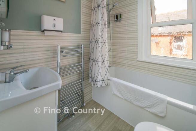 En-Suite Bathroom