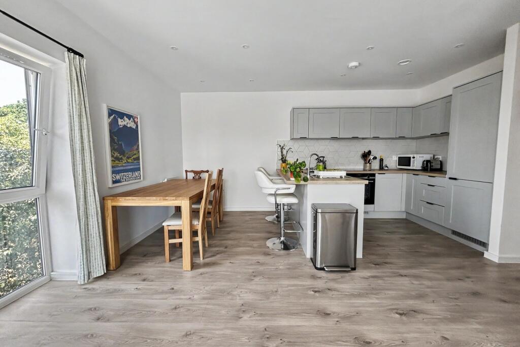Apartment in Poole - View 5