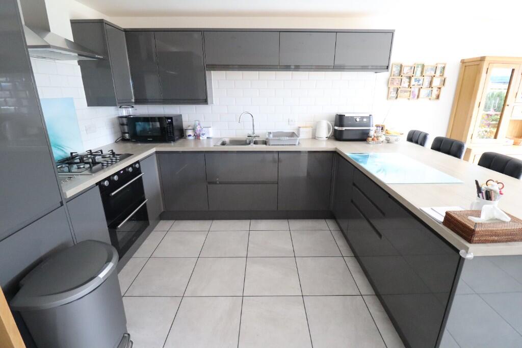 Melville Street, Sandown, Isle Of Wight, PO36 photo 3