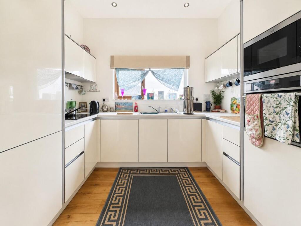 House in Exeter - View 4