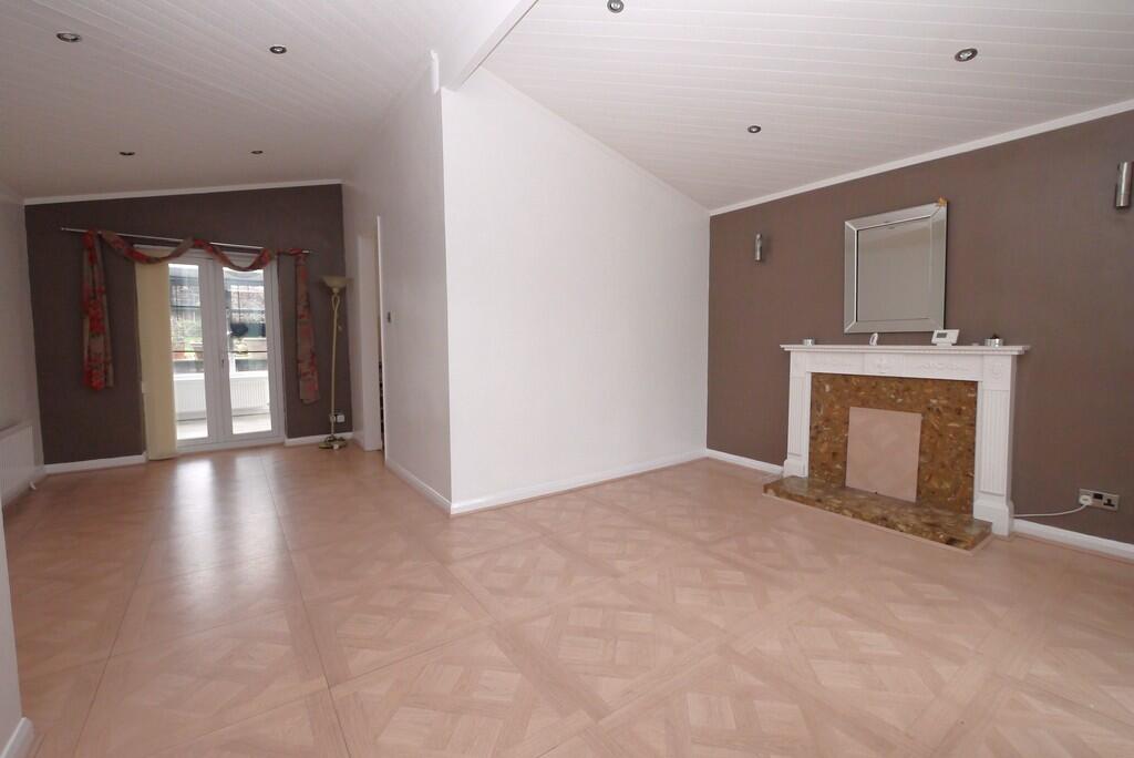 St. Thomas's Close, Balby, Doncaster photo 3