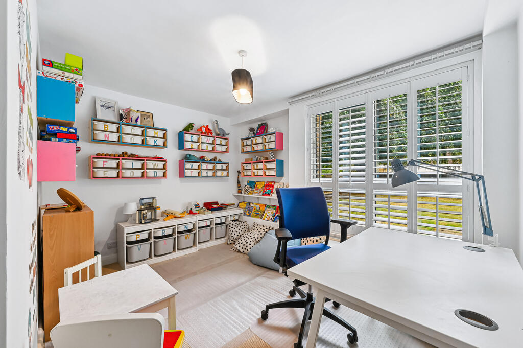 Apartment in London - View 5