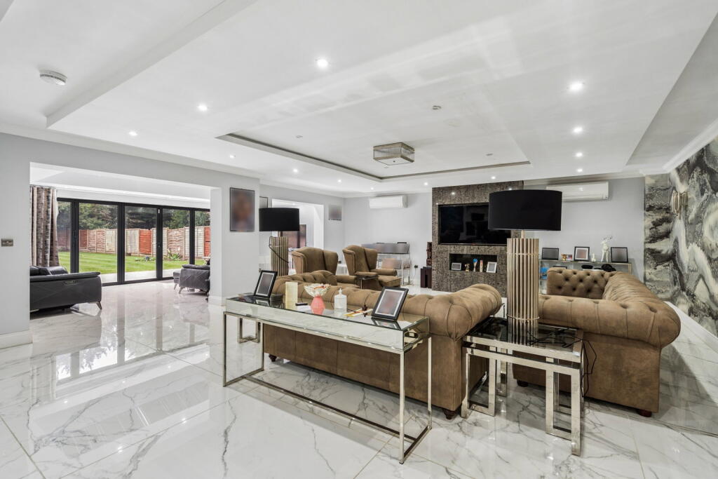 House in Watford - View 2