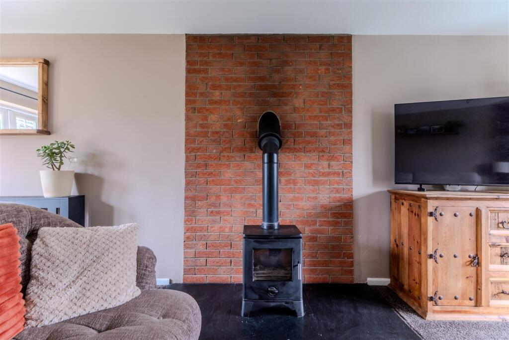 Hewitt Grove, Wincham, Cheshire photo 4