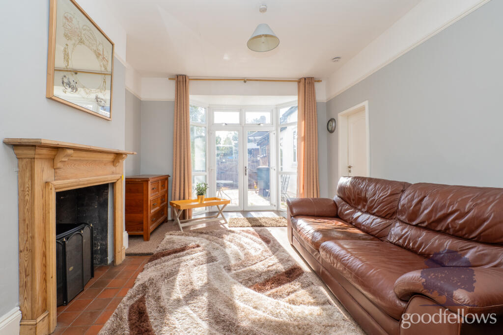 Apartment in Sutton - View 3